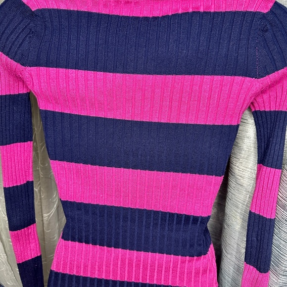 Poof! Juniors Women’s V-Neck Sweater Blouse~Pink & Navy Blue Striped Size SM - Picture 7 of 9